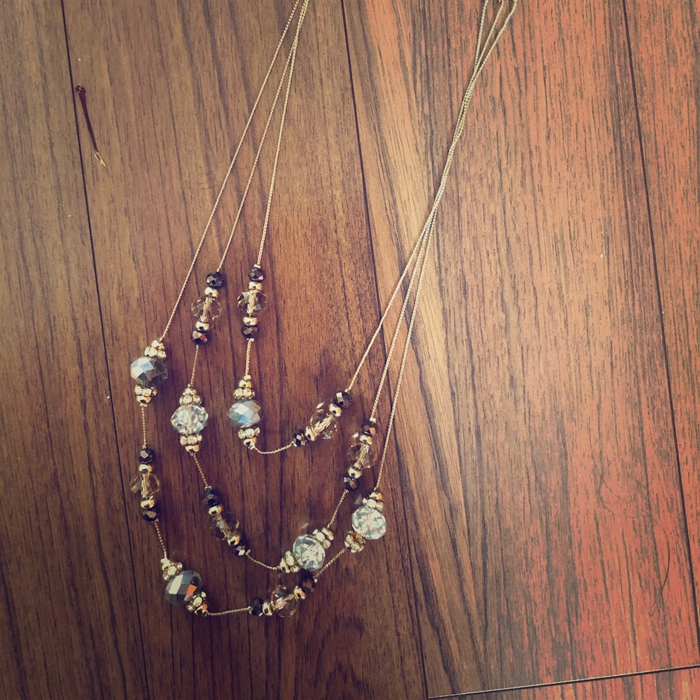 3 layer necklace, super cute 20s vibes